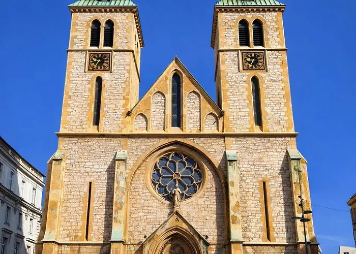 Modern Ferhadija شقة